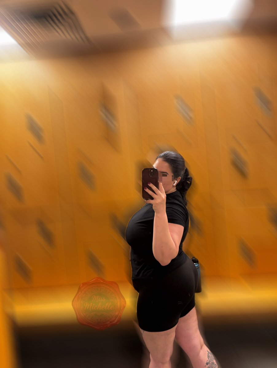 mcx_mich's tweet photo. Losers love to lick my sweaty gym curves https://t.co/WpLlXHnjbC