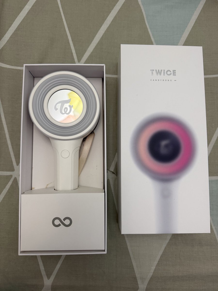 ariavxsn's tweet photo. WTS | LFB TWICE Candybong 

₱1,300
 
working 
with original box, strap &amp; user guide
used only once : rtb 2023
few stains in box &amp; strap 
with lightstick pc 

📍Bulacan 
MOP: Gcash 
MOD: JNT 

dm me if you have questions ;)) https://t.co/VULk8KsuAZ
