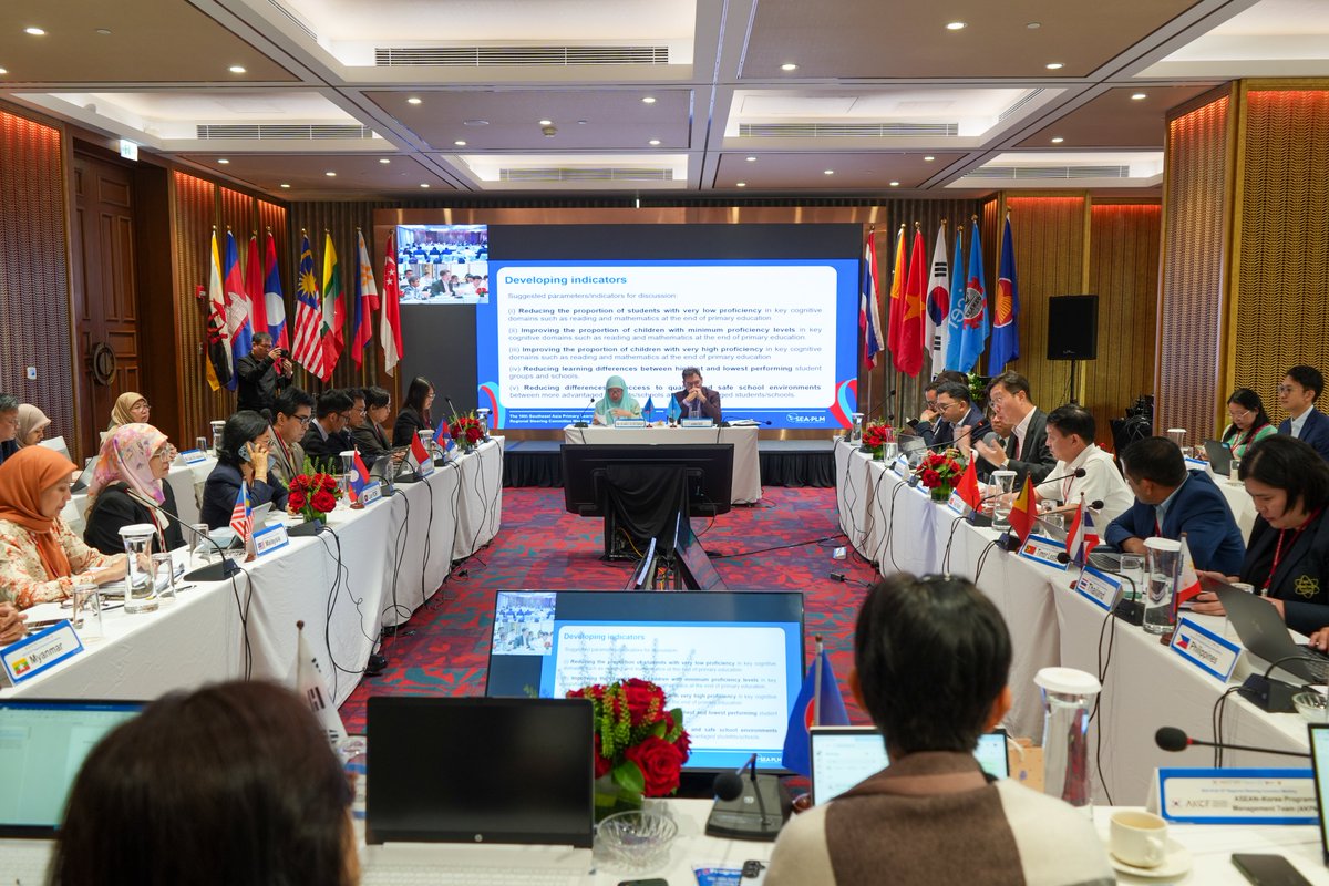 SEAPLM_S's tweet photo. Day 2 of the 16th SEA-PLM Regional Steering Committee Meeting continued with strong commitment to turn evidence into action. Discussions focused on the 2026–2027 work plan, regional recommendations, and the SEA-PLM Strategic Framework 2026–2031. https://t.co/rf9ZIfNV6p