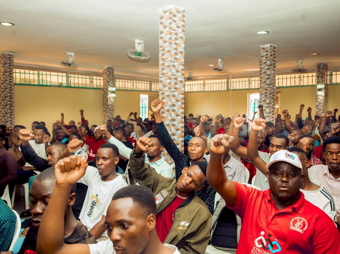 HildaNewton21's tweet photo. Makamu Mwenyekiti Mhe.@HecheJohn akiongea na wanafunzi wa vyuo vikuu na vyuo vya kati Mkoa wa Mwanza katika kongamano lililoandaliwa na CHASO Mwanza. https://t.co/kBYnCxqpxD