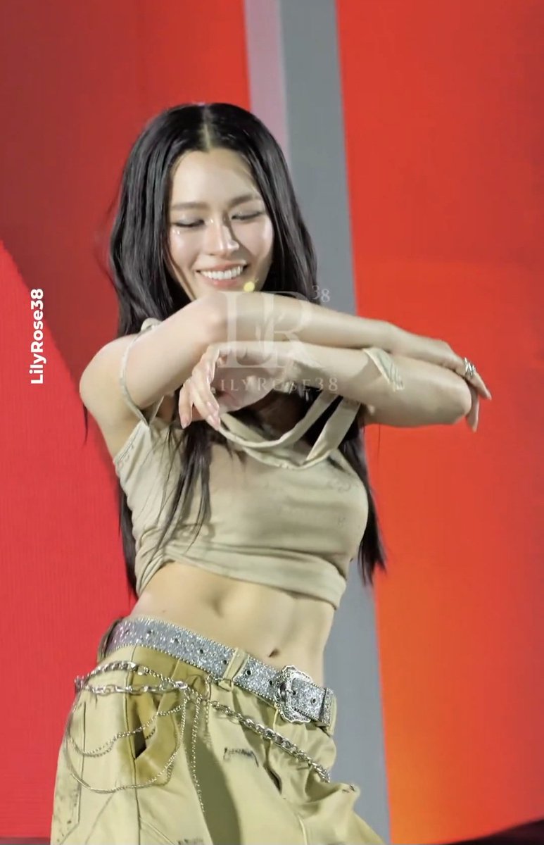 오롯 tweet media