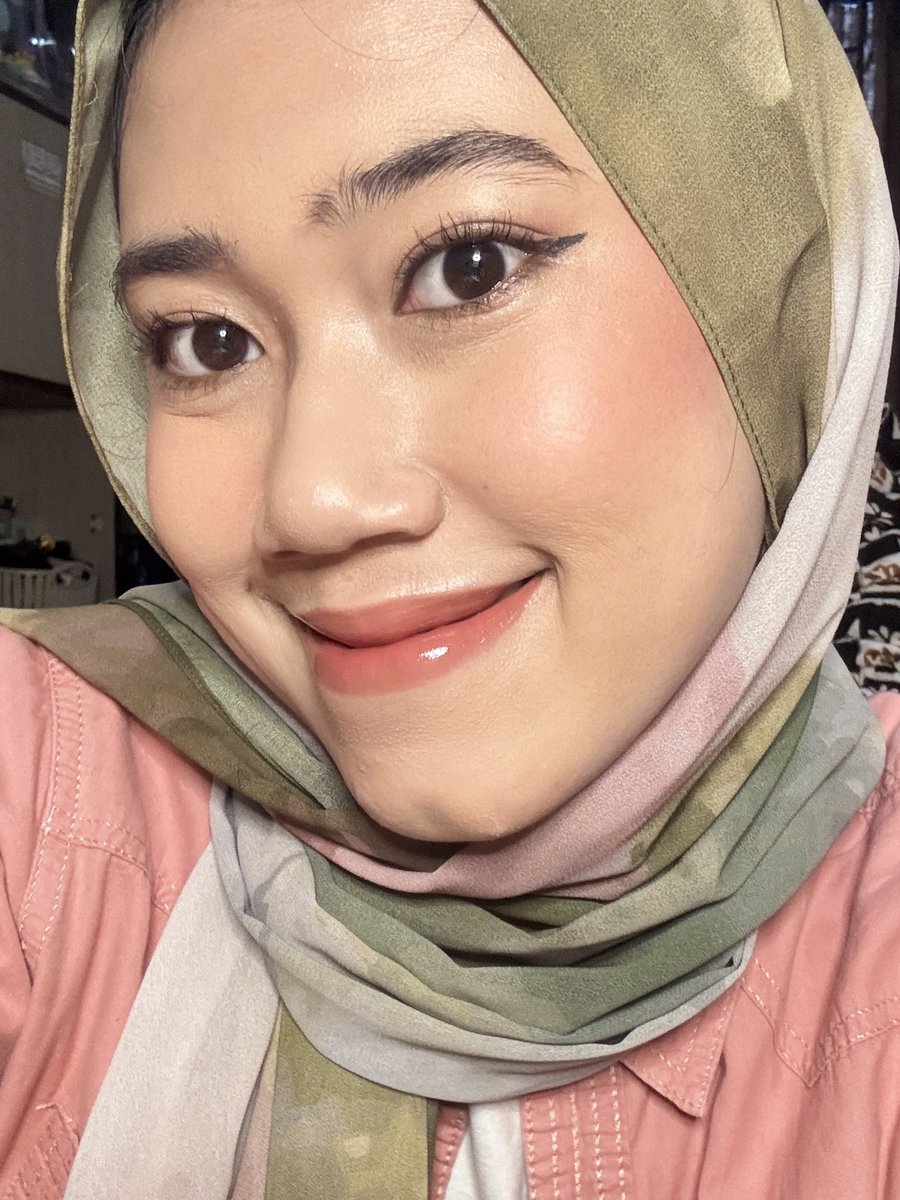 sekar 🌻 tweet media