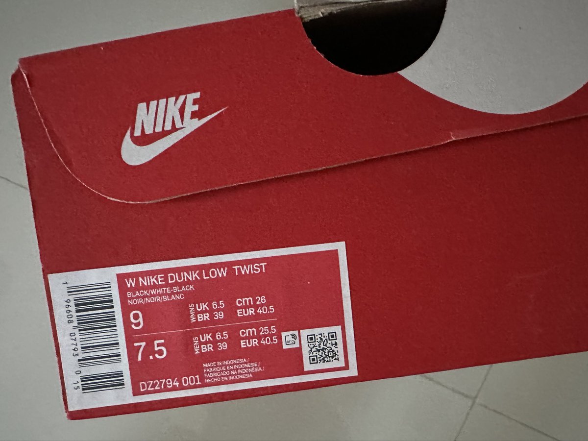 yourzase's tweet photo. ⭐️ส่งต่อ Nike Dunk Low Twist Panda🐼

size :  40.5

ซื้อมาจากช็อป มีใบเสร็จ ใหม่มาก ใส่ไป 2 ครั้ง

🤍 Price :  3,100 ฿ (from 4,300) รวมส่งมีกล่องให้ค่ะ

สนใจ/เพิ่มเติม dm ได้เลยค่ะ

#nike #nikeมือสอง #รองเท้ามือสอง #เสื้อผ้ามือสอง #โล๊ะตู้เสื้อผ้า  #ส่งต่อรองเท้า #nikethailand https://t.co/WN4eGPkRjz
