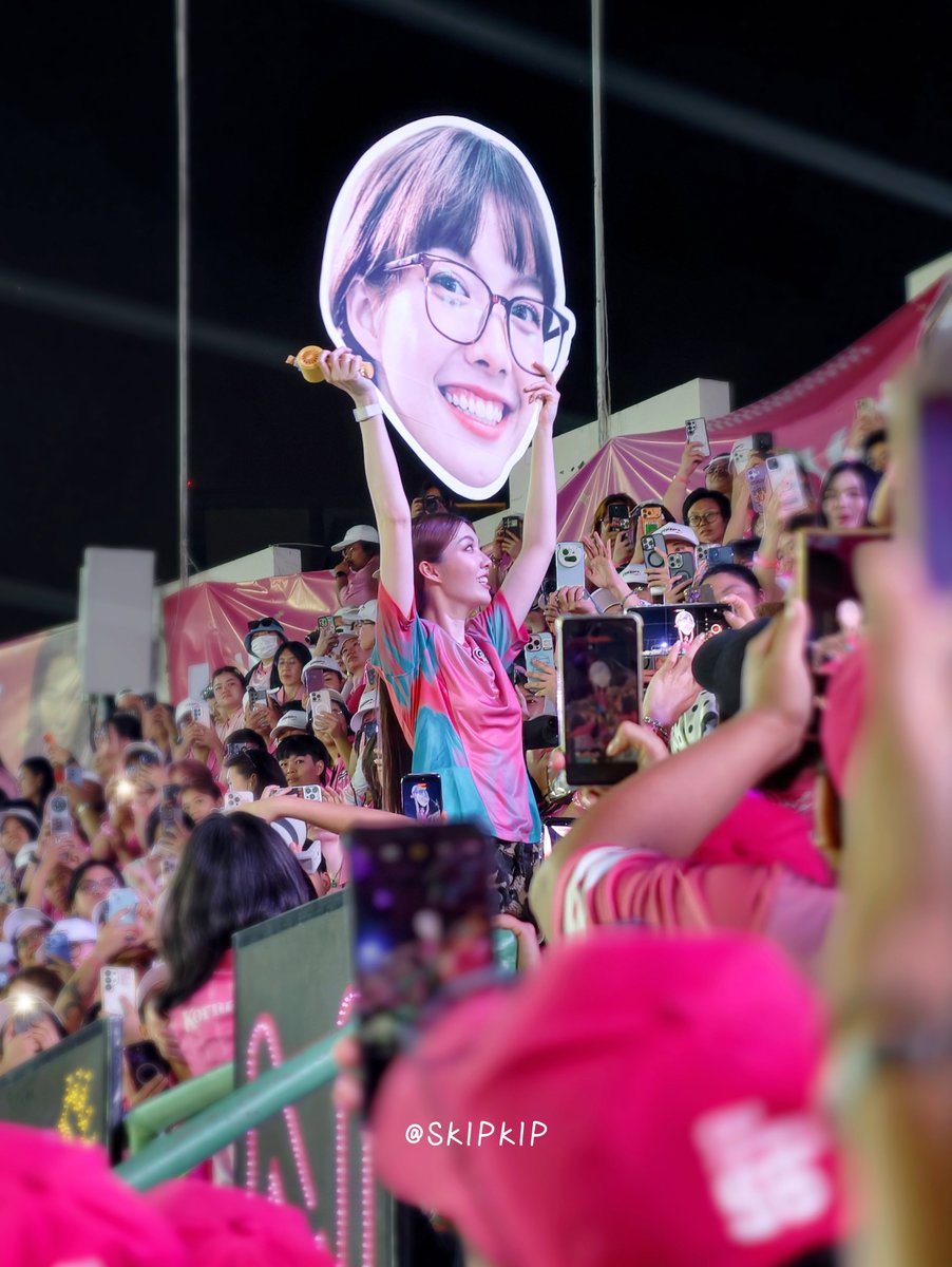 เกี๊ยวน้ำหมูกรอบ ෆ tweet media
