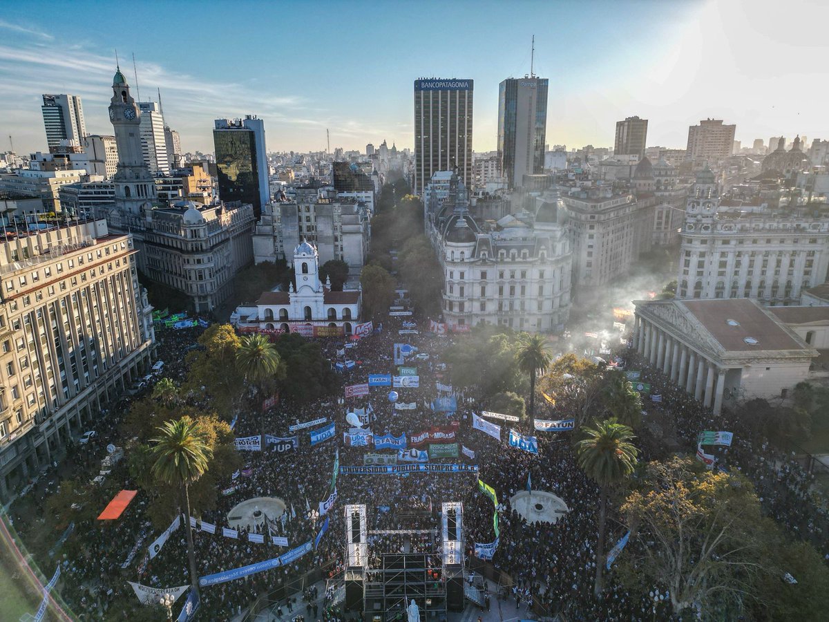 Dos Líneas tweet media