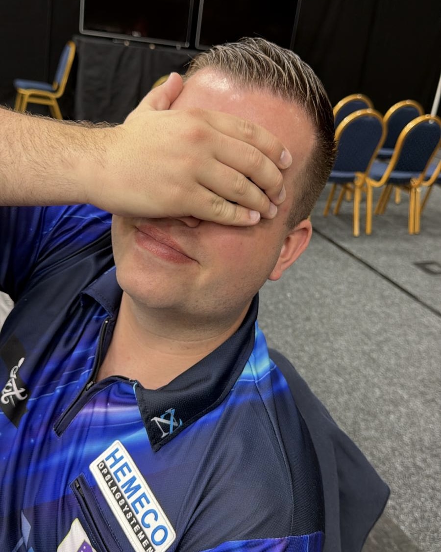 Michael Van Gerwen tweet media