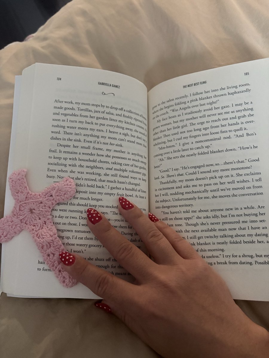nairss's tweet photo. Falling asleep while reading a book is the most peaceful thing. #bookrecommendations #bookofthemonth https://t.co/vfvL5fCDzW