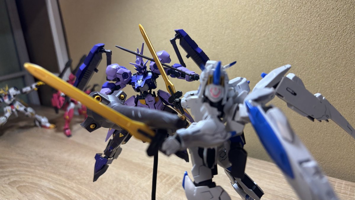 GUNPLAtweet …