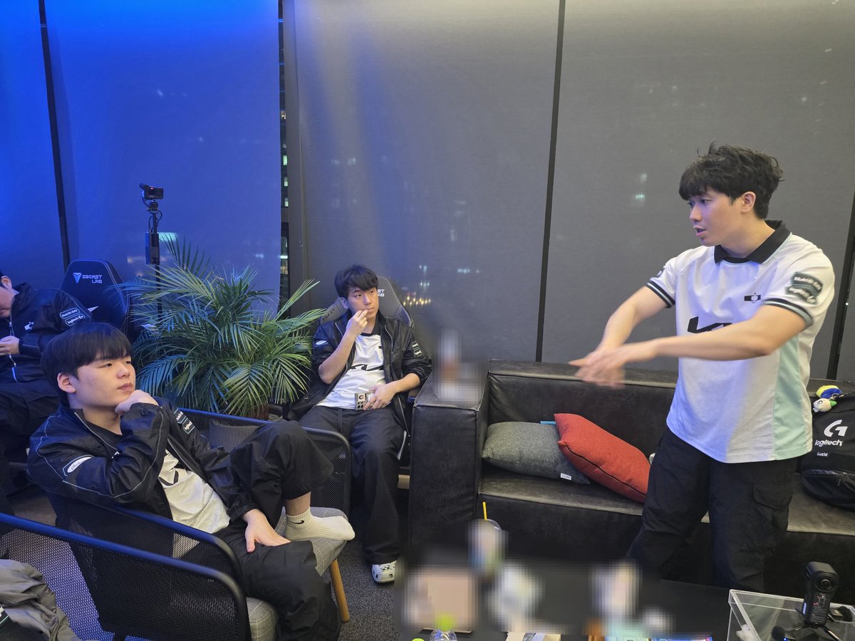 Joon Lee tweet media