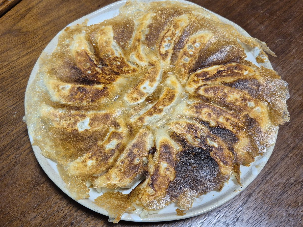 waco_cf's tweet photo. 餃子さいこう！餃子美味しい！
ギョーザッ！

#餃子 https://t.co/t6iEKstIlN