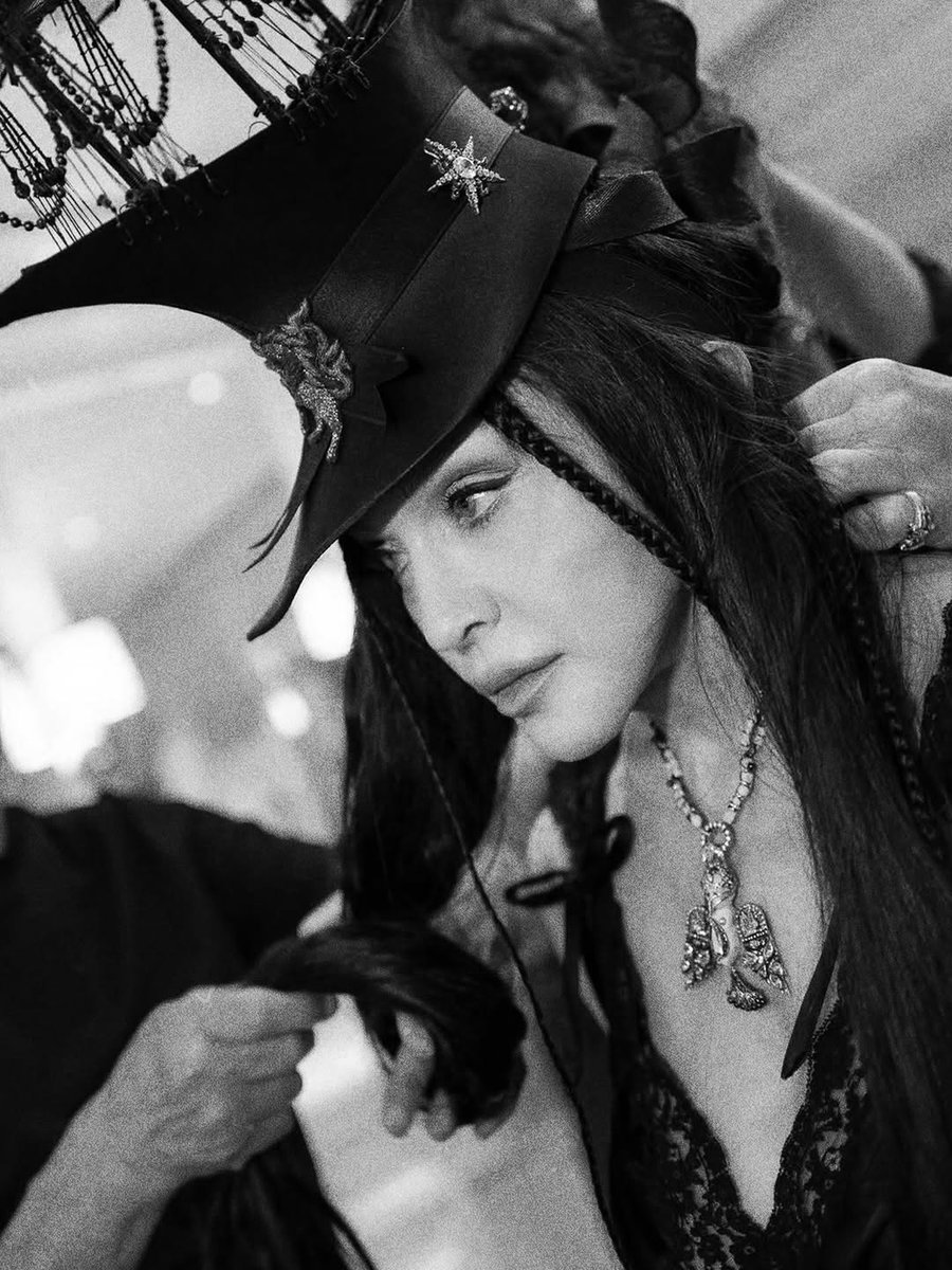 MadonnaHQ tweet media