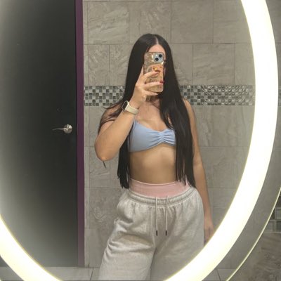 lorenys97's tweet photo. #NuevaFotoDePerfil https://t.co/a4lqf8SSim