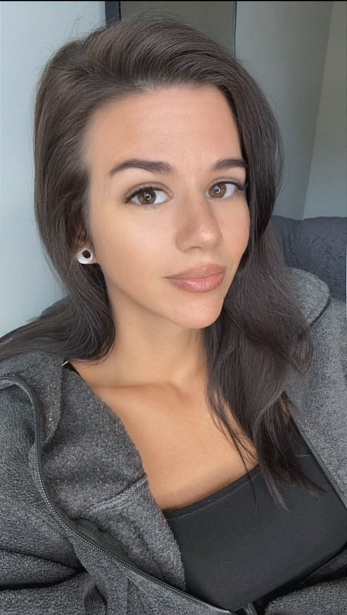Sarah Sizzle tweet media