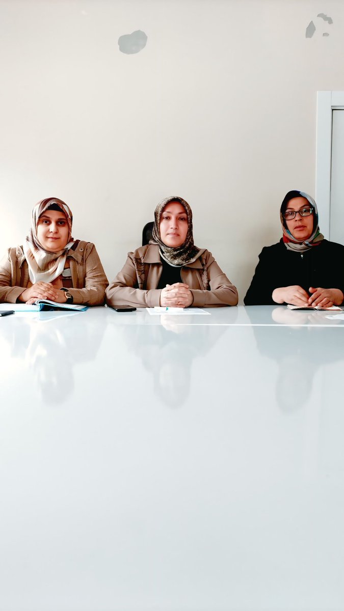 edrmtakkadinlar's tweet photo. Edremit ilçe Kadın Kolları Başkanımız @KaracanYuksel risayetinde haftalık istişare toplantımızı gerçekleştirdik.
Hayırlara vesile olsun.
@AKKADINGM @akkadinvann @ArvasAbdulahat @zerrin_alpaslan @OndilKenan @saitaytulunn https://t.co/R8B5WsCW03