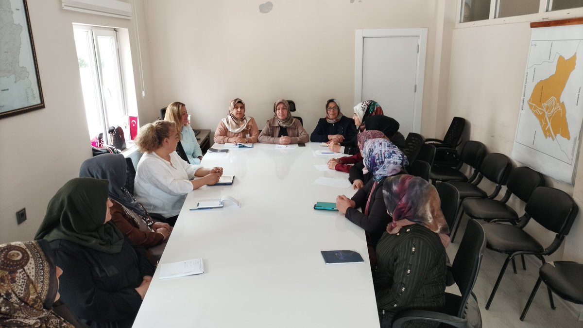 edrmtakkadinlar's tweet photo. Edremit ilçe Kadın Kolları Başkanımız @KaracanYuksel risayetinde haftalık istişare toplantımızı gerçekleştirdik.
Hayırlara vesile olsun.
@AKKADINGM @akkadinvann @ArvasAbdulahat @zerrin_alpaslan @OndilKenan @saitaytulunn https://t.co/R8B5WsCW03
