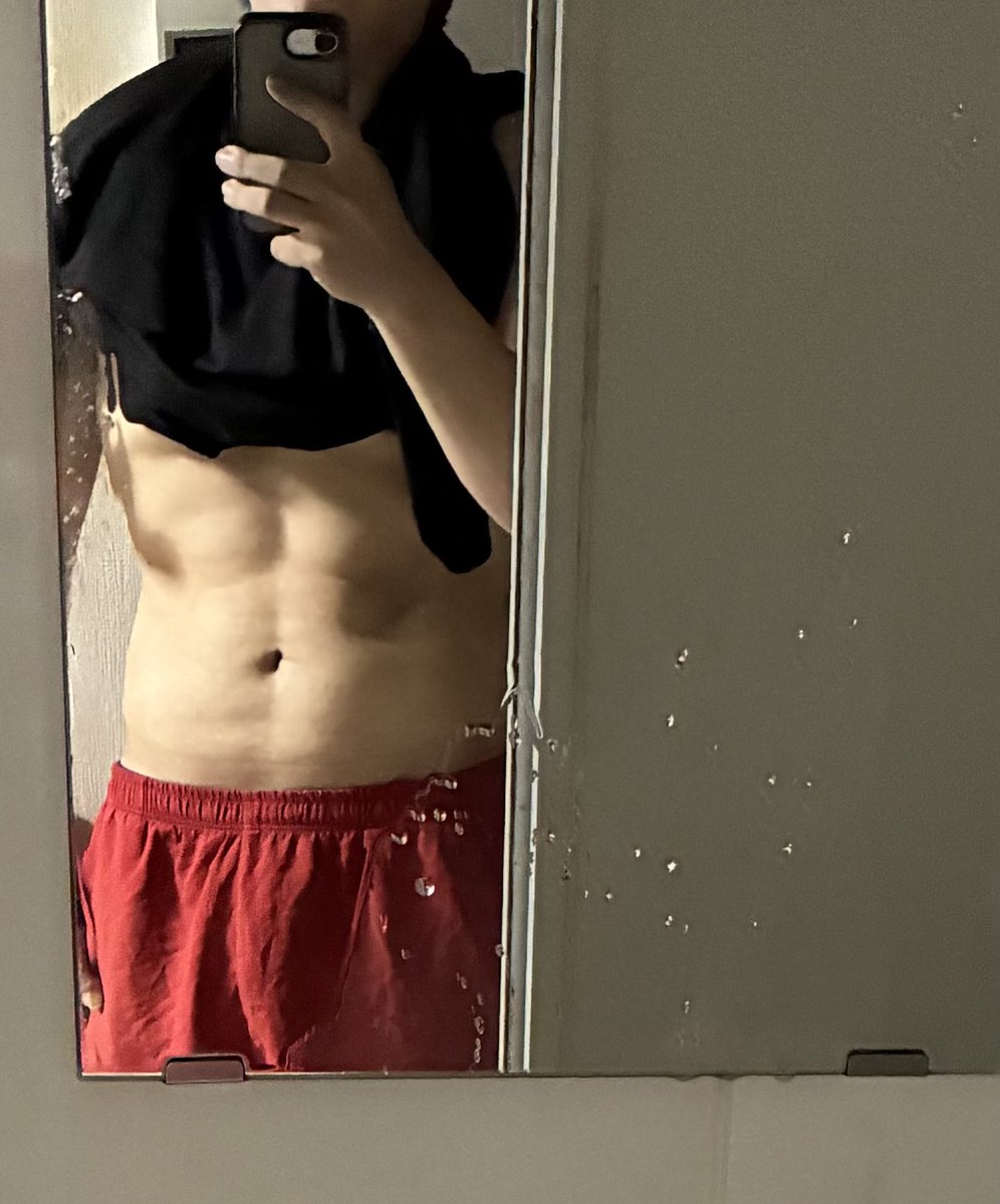 MeiSmf's tweet photo. 毎日ゲロ食ってる成果出てきた。
5/13、81kg。 https://t.co/Yoirqvjr1h