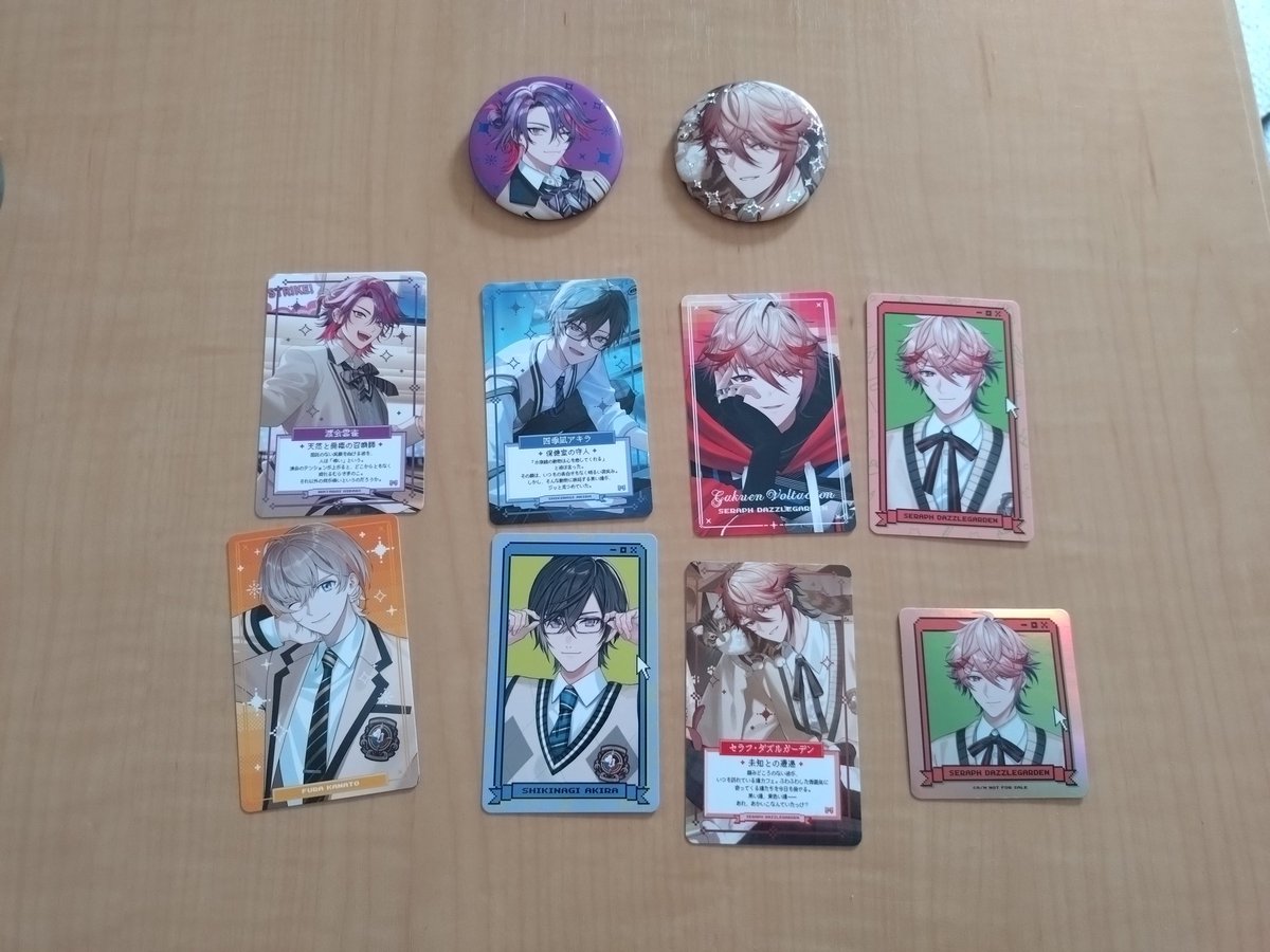 午前中に学園ヴォルタのグッズ第2弾が届きました!! 缶バッジを追加で2