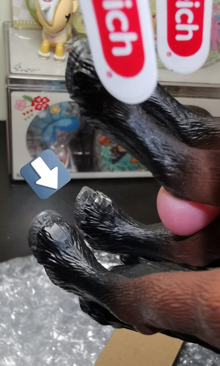 sunnytp233's tweet photo. Any Schleich collector here? I have some questions. I bought 2026 North Swedish mare and found a cut on her left hind leg. I told the seller, they sent me another new one but with same problem. Is this a common quality issue? Does your figure with this cut, too?
#Schleich https://t.co/f2A4ks2sf0