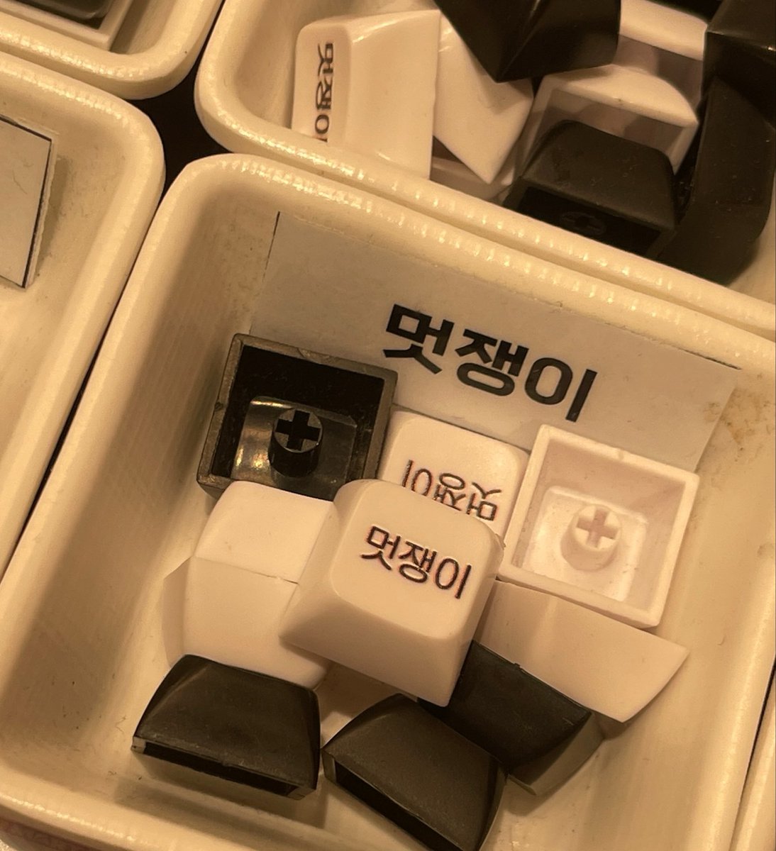 あか.. tweet media