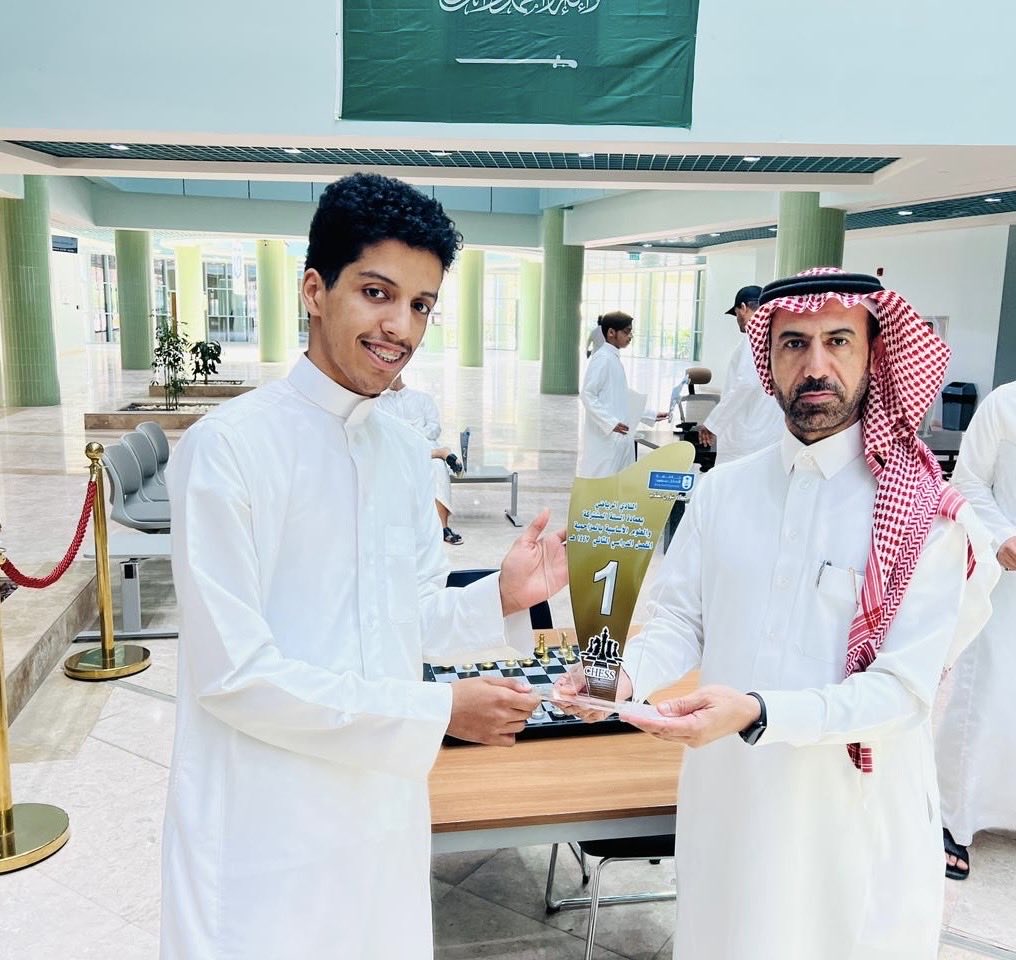 cybsmz_sp's tweet photo. اختتمت بطولة الشطرنج 
وحقق اللقب 
أسامة محمد الأمين 

وحصل على المركز الثاني 
فهد أحمد الغامدي 

#النادي_الرياضي_عمادة_السنة_المشتركة_والعلوم_الأساسية_بالمزاحمية 
#جامعة_الملك_سعود
#المزاحمية
#شطرنج
#chess https://t.co/sEoIzKU4CW