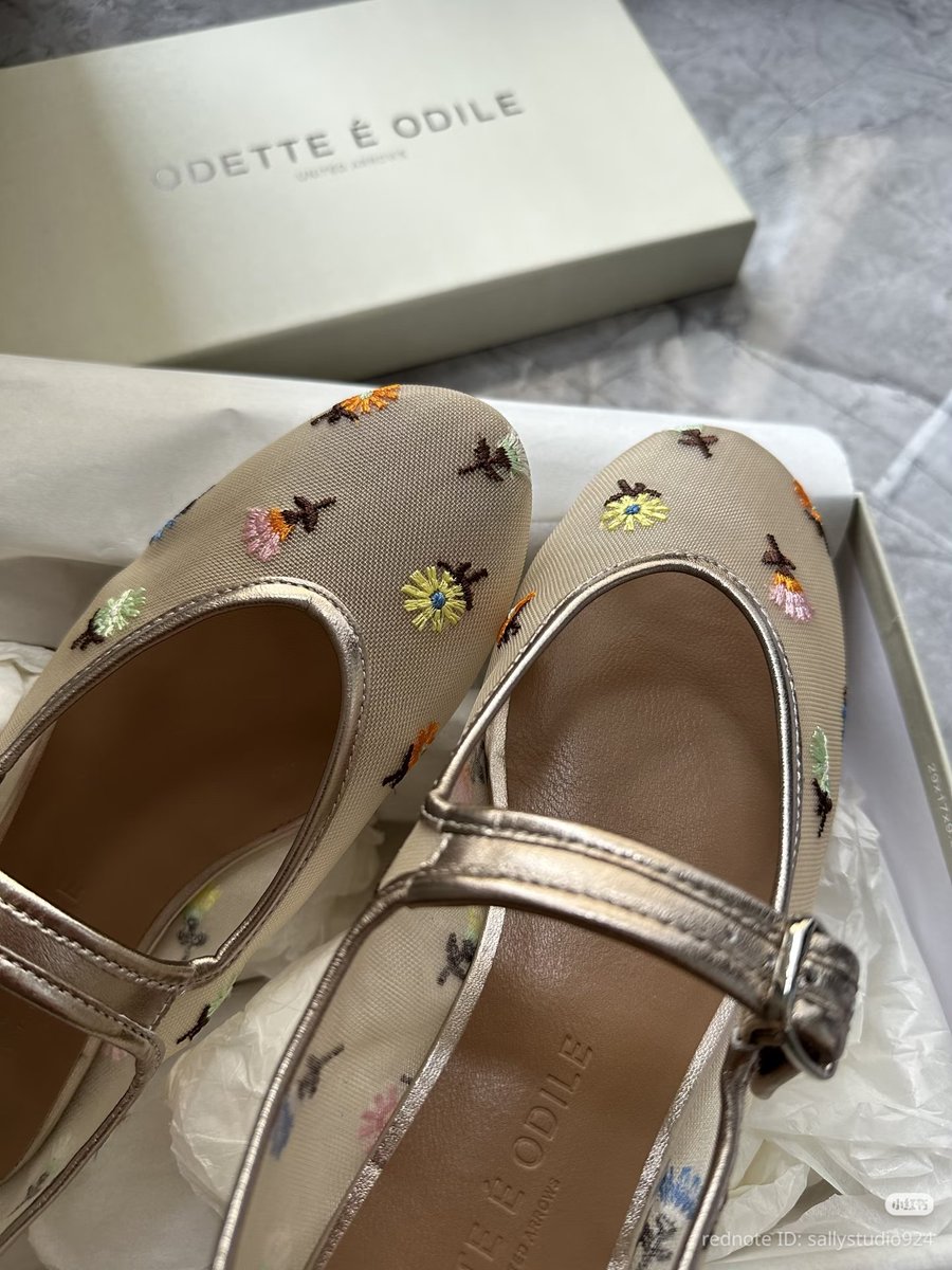 backtoduty's tweet photo. PLISSSS AKU NEMU FLATSHOES SECANTIK INI 😭💗 https://t.co/V1sCnrapp9