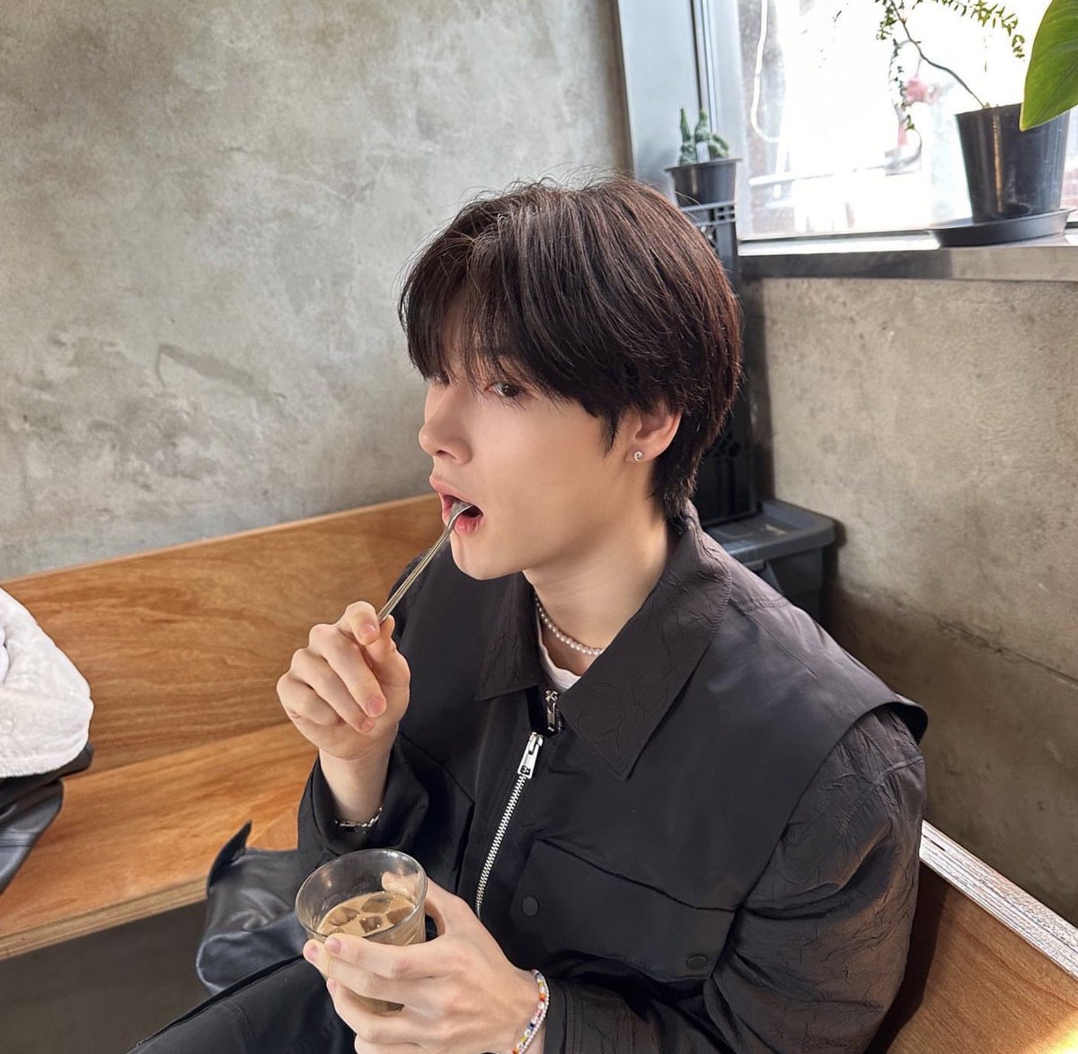 리안 얼굴 tweet media