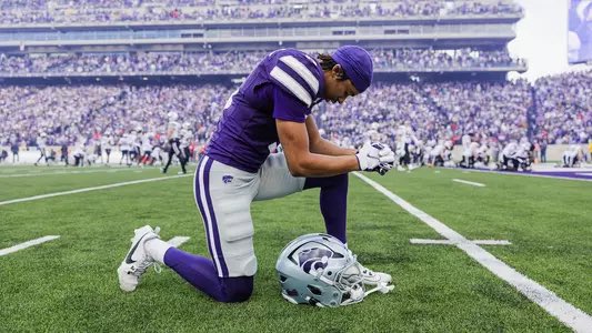 DScottFritchen's tweet photo. Sterling Lockett was with older brother Tyler Lockett when he was introduced to the 6-5, 226-pound quarterback who was powering K-State to wins. It was Collin Klein in the flesh. 

“All I remember thinking was, 'This dude is huge.'"

Story:
https://t.co/h72yHEF92b https://t.co/3JqCrTR0Fi