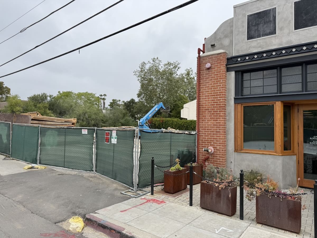 SitelineSB's tweet photo. Odds &amp; Ends: De La Vina to get two pocket parks; Free People opening a second State Street store; Palm Tree Music Festival doubles down; Chapala Street gym moving; Ingrid Michaelson to play the Lobero; two more Bowl shows; San Ysidro Debris Basin signage. https://t.co/yJPs7fOiat https://t.co/cSGtvAXf5k