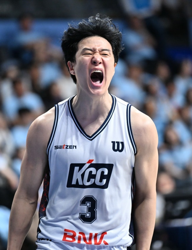 Heoball2's tweet photo. Hur Jae was a champion. Heo Ung has won two championship. And now Heo Hoon is also a champion.
The Heo Dynasty is etched in Korean basketball lore. https://t.co/BuD9K5Bk9Q