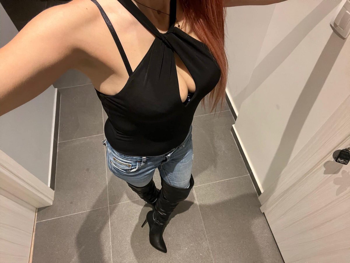 FemdomWorldNew tweet media