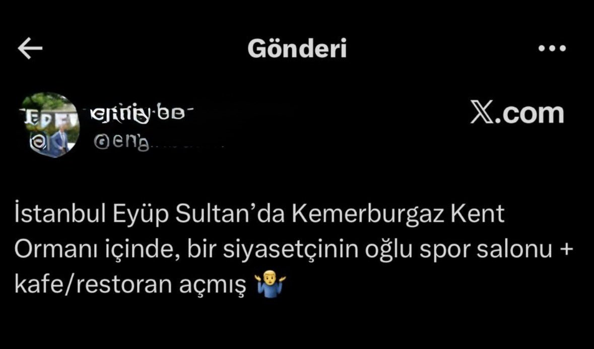 sonerozimer's tweet photo. Bugünlerde Genel Başkanımız Özgür Özel başta olmak üzere CHP’nin neredeyse tüm kadrolarına organize bir itibarsızlaştırma kampanyası yürütülüyor. Görüyoruz ki “mutlak butlan” hayalleri suya düşünce; iktidarın kripto aparatları, sosyal medya tetikçileri ve çamur siyasetiyle beslenen çevreler yine devreye sokuldu.
Amaç belli…
İftira atmak, algı oluşturmak, insanları korkutmak, sindirmek ve tamamen yasal süreçleri bile şaibeli göstermeye çalışmak. Bugünün siyaset anlayışı ne yazık ki tam olarak budur: “Çamur at, izi kalsın.”
Dün de aynı yöntemle oğlum üzerinden şahsıma yönelik bir karalama kampanyası başlatılmış. Güya Kemerburgaz Kent Ormanı’nda oğlum spor salonu açmış da buradan bir rant hikâyesi çıkarmaya çalışıyorlar.
Ben, Soner Özimer, 35 yıldır kendi mali müşavirlik büromda çalışan bir insanım. (Şu anda büromda geçici vergi yetiştiriyorum :) )Belediye başkan adaylığı yaptım, milletvekili adaylığı yaptım, 15 yıl meclis üyeliği, 7 yıl ilçe başkanlığı görevlerinde bulundum. Kurultay delegeliğinden ilçe yöneticiliğine kadar partimin her kademesinde emek verdim.
2019’da belediye başkan adayı oldum, son genel seçimde milletvekili adayı oldum. Bu süreçlerde bırakın zenginleşmeyi, sahip olduğum arsayı satıp siyasi mücadeleye kaynak aktardım. 2004 yılındaki ilk meclis üyeliğimden itibaren tüm mal bildirimlerim devlet kurumlarına resmi olarak verilmiştir. İncelendiğinde mal varlığımda artış değil, azalma olduğu açıkça görülecektir.
Hayatım boyunca başım dik, alnım açık yaşadım. Beni tanıyan herkes bunu bilir.
Evet, doğrudur. Oğlum 29 yaşındadır, İstanbul Bilgi Üniversitesi mezunudur. Çocukluğundan beri spor sektörünün içindedir. Aynı zamanda ülkemizi Türkiye Ragbi Ligi Milli Takımı formasıyla temsil etmiş bir sporcudur. 2020 yılında birlikte çalıştığı arkadaşlarıyla dört ortaklı bir şirket kurmuş ve Kent Ormanı içerisindeki işletmelerden biri için tamamen yasal bir ihaleye girerek spor salonunu kiralamıştır. Sadece spor salonu olarak hizmet etmektedir. 
Ortada gizli saklı hiçbir şey yoktur. Her şey açıktır, resmidir, yasaldır.
Ama belli ki bazı çevreler; iktidara yakın isimlerin çocukları servetlerine servet katarken, gemicikler alırken tek kelime etmeyip, altı yıldır faaliyet gösteren bir spor salonunu bugün yeni açılmış gibi servis ederek algı operasyonu yapmayı tercih ediyor.
Çünkü dertleri gerçekler değil. Dertleri çamur siyaseti.
Madem bu kadar kıymetli ve kazançlı bir yer olduğunu düşünüyorlar, hodri meydan diyorum: İçindeki tüm spor ekipmanlarıyla birlikte üç ortaklı işletmenin oğluma ait olan üçte bir hissesi bugün itibarıyla 1 milyon TL’ye devredilmeye hazırdır.
Buyurun, bu kadar büyük rant olduğunu düşünüyorsanız parayı verin hisseleri alın.
Yok alamıyorsanız da insanların emeğine, namusuna ve ailesine dil uzatmayı bırakın.