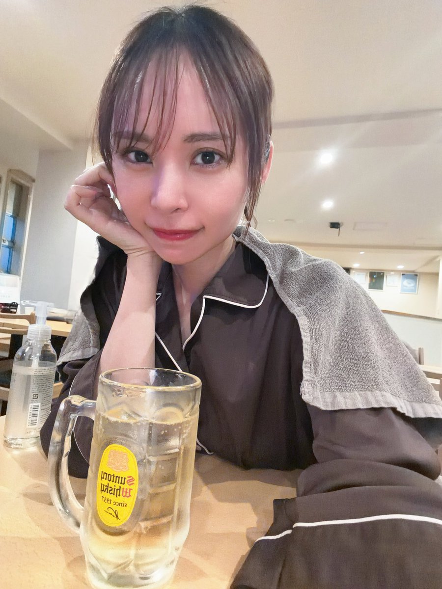 Maichan_1003's tweet photo. サウナセンター稲荷町のレディースデーに初訪問🧖‍♀️

こういう一日中居れちゃうサウナの館大好き♡
名物サウナシアターで素敵なアウフグース3回受けて、浴室サウナもじっくり楽しんで、お酒とご飯が沁みました...

燻製カレー美味でした🍛またいきます！！
#サウナイキタイ #サウナ女子 https://t.co/ypumZ2NMwI