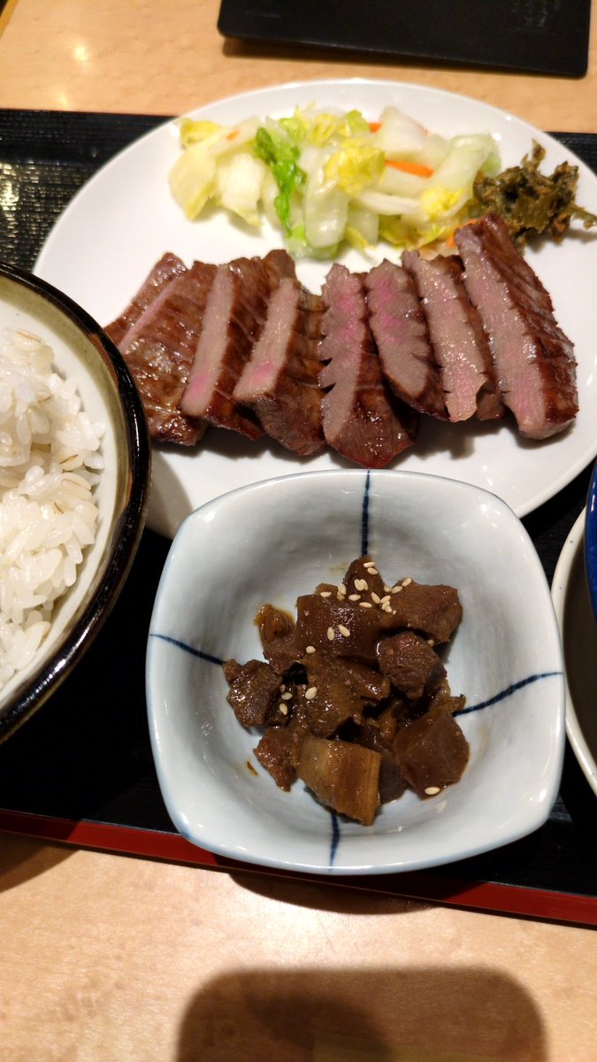 kanekolock's tweet photo. 今日も西武勝ちました。ライト層を装いつつ、ギャオス内藤っぽく喜ぶくらい嬉しいです。

無理くり依存と重ねてますけど、ここで調子乗ると後々しんどくなる。交友関係を思い出せと。適度に謙虚が最適解。

と、自作の狭間に自分を置いて酔いしれてるおじさんの戯言🥺西武に勇気貰ってますよと🥺🫰 https://t.co/rnUD6h33rj