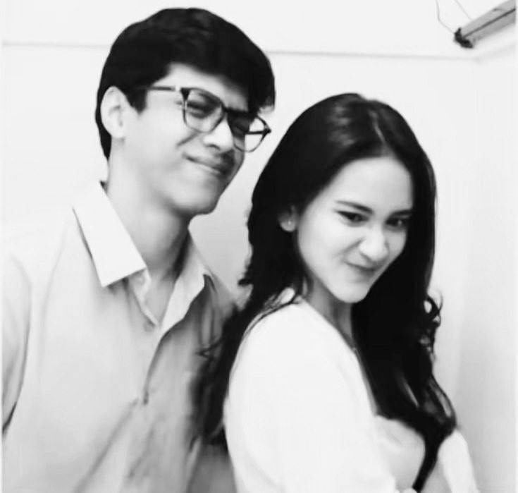 Sereonai's tweet photo. ㅤㅤ
⚲   𝐊𝐄𝐋𝐄𝐍𝐓𝐄𝐍𝐆, 𝐁𝐀𝐍𝐃𝐔𝐍𝐆.
      Wednesday, 13 May 2026.

Wandering through Jalan Kelenteng, sharing warm bowls of bakmi and stopping by a little fabric shop, never been this happy before! Thank you, kak Ala, for accompanying anak kecil banyak mau ini. 🤍

ㅤㅤ https://t.co/qJauQ7u9SH