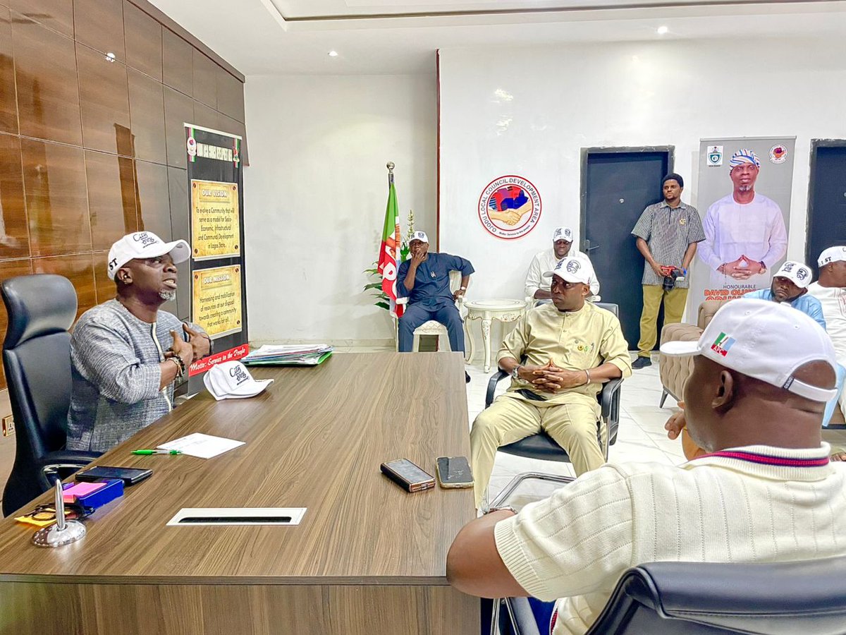 OmituntunMedia's tweet photo. Hon. Adamson Oluwatosin Ayinde Adamson Oluwatosin Ayinde (SSAP to the President on Industrial Training &amp; Development &amp; Supervisor of City Boy Movements, Ikeja), Hon. Abisola Omisore, Vice Chairman of Ikeja LGA (Deputy Supervisor of the CBM Ikeja), alongside the City Boy ... https://t.co/sDPYgiGWU0