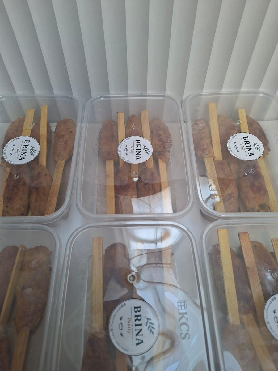 brinapantry's tweet photo. Berawal dari budak korporat yg tetap pengen makan enak, praktis &amp; no pengawet. Akhirnya tiap weekend jadi suka meal prep &amp; coba2 resep yang bisa difrozen tapi rasanya tetap enak &amp; flavorful.
Salah satu menu yang paling sering direcook: Sate lilit ayam manis ini
Ndaging, rich https://t.co/CDavY7XRvX