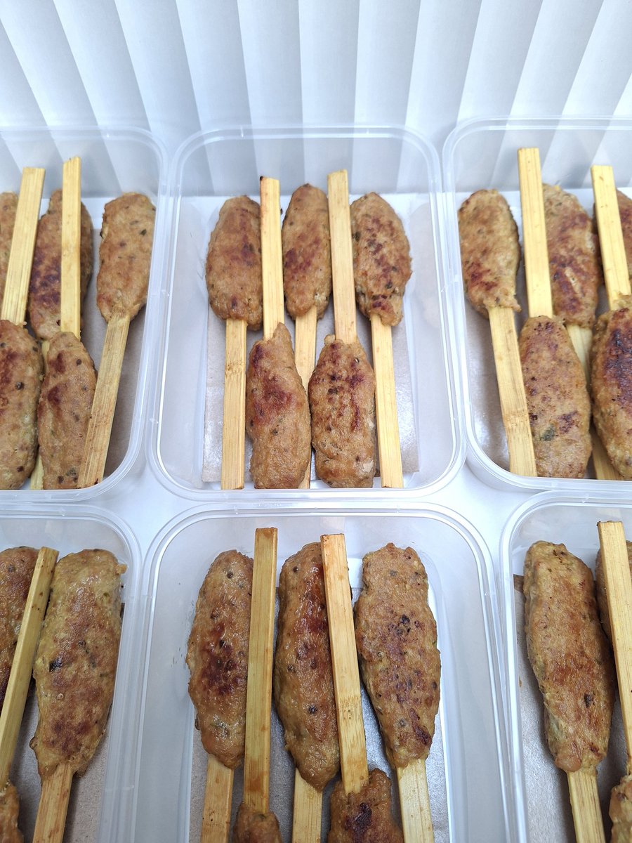 brinapantry's tweet photo. Berawal dari budak korporat yg tetap pengen makan enak, praktis &amp; no pengawet. Akhirnya tiap weekend jadi suka meal prep &amp; coba2 resep yang bisa difrozen tapi rasanya tetap enak &amp; flavorful.
Salah satu menu yang paling sering direcook: Sate lilit ayam manis ini
Ndaging, rich https://t.co/CDavY7XRvX