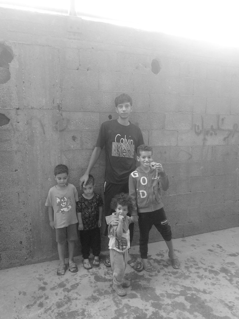 AhmSuhad77381's tweet photo. We are not asking for pity… only for a chance to live like everyone else. Exhaustion in our eyes is greater than our age. If our photo reached you, don’t ignore us please 😞 

https://t.co/XEQ2O4frdT https://t.co/KB6CSSA9Bs