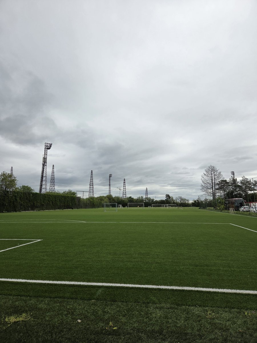 FootRoumain's tweet photo. 📌 Săftica, centre d'entraînement du Dinamo 🔴⚪️

Journée en immersion dans le quotidien du club bucarestois, 4e de Superliga 🇷🇴 https://t.co/BHOXOFbMzx