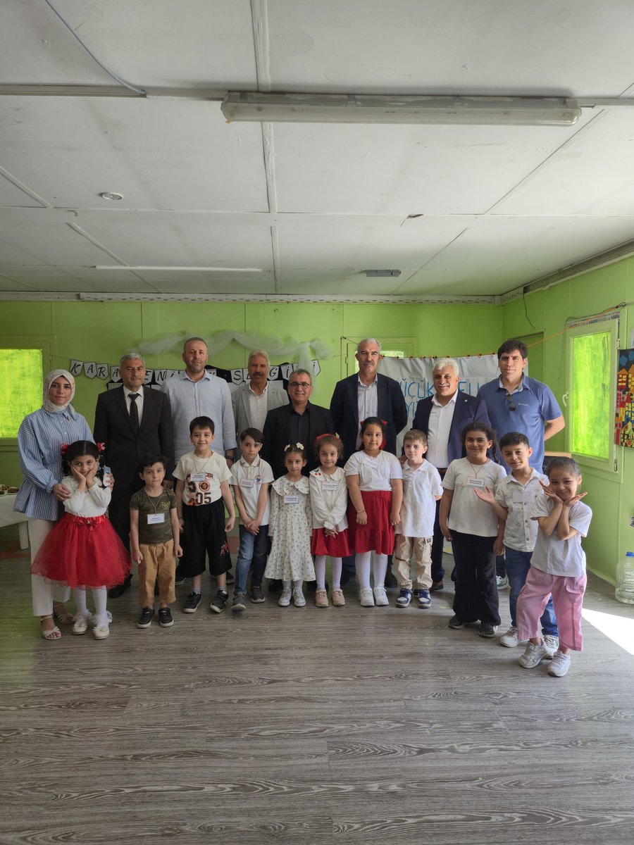 togam78's tweet photo. Karahantepe İlkokulu Anasınıfı öğrencilerinin hazırlamış olduğu "Küçük Eller Büyük İşler" Sergisine katılım sağladık. Emeğini geçen idareci, öğretmen ve öğrencilerimizin emeğine sağlık @_aliyalcin_ @ibrahimcoskun63 @EbsHaliliye https://t.co/laQcKWpjzq