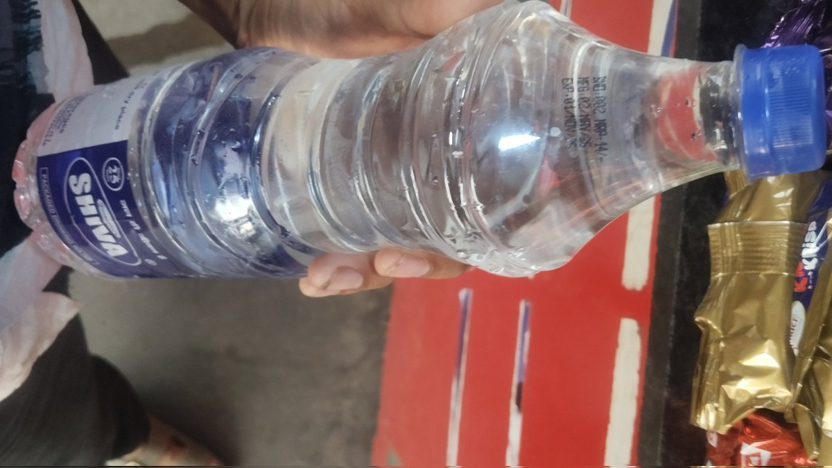 pramod_plus's tweet photo. @IRCTCofficial @RailMinIndia 

Vendor at Durg Railway station over charging for Water bottle.
MRP 14 but selling at 20 Rs...On the name of cooling charge.

Is it legal.. https://t.co/AmMt9MHPbl
