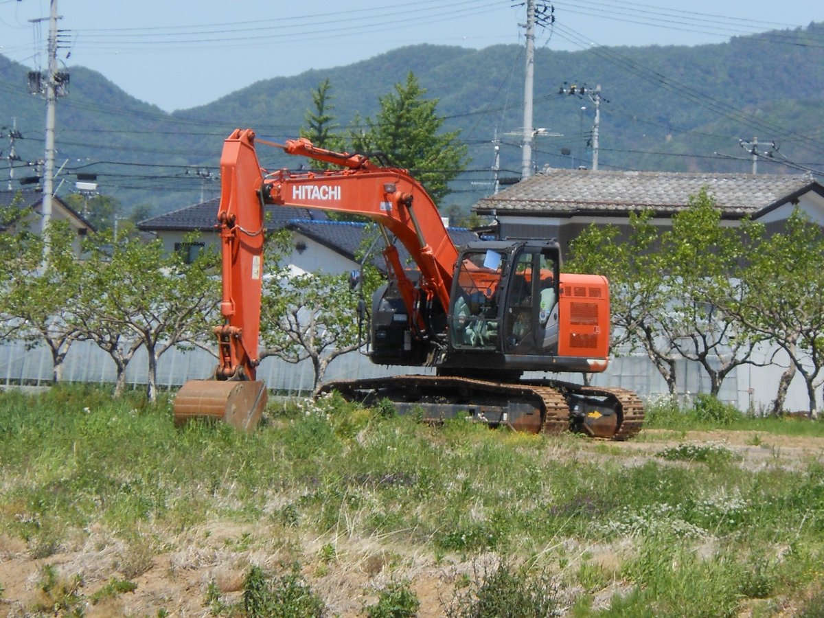 日立 ZX225USR