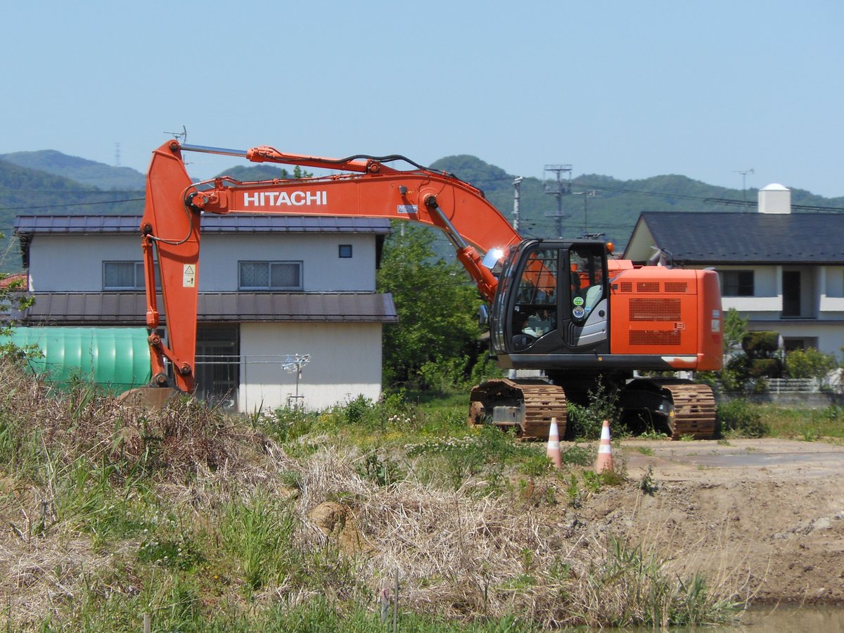 日立 ZX225USR