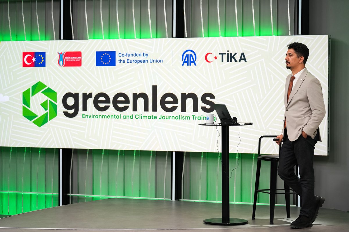 aa_kurumsal's tweet photo. 📌Anadolu Ajansı ve TİKA işbirliğiyle AB Projesi kapsamında düzenlenen "Green Lens" eğitiminin 2.günü tamamlandı.✅

📌Eğitim kapsamında Karadeniz Haberleri Müdür Yardımcısı Ayşe Eda Ünlü Özen (@edaunluozen) tarafından İklim Haberciliğinde Bölgede Kriz Yönetimi, Ankara Fotoğraf Haber Müdür Yardımcısı Aytaç Ünal (@aytcunal) tarafından Görselleştirme Teknikleri ile Teyit Haberleri Müdürü Ömer Faruk Görçin (@OmerFarukGorcin) tarafından Dezenformasyonla Mücadele ve Güvenilir Bilgiye Erişim dersi verildi.☑️

#AnadoluAjansı