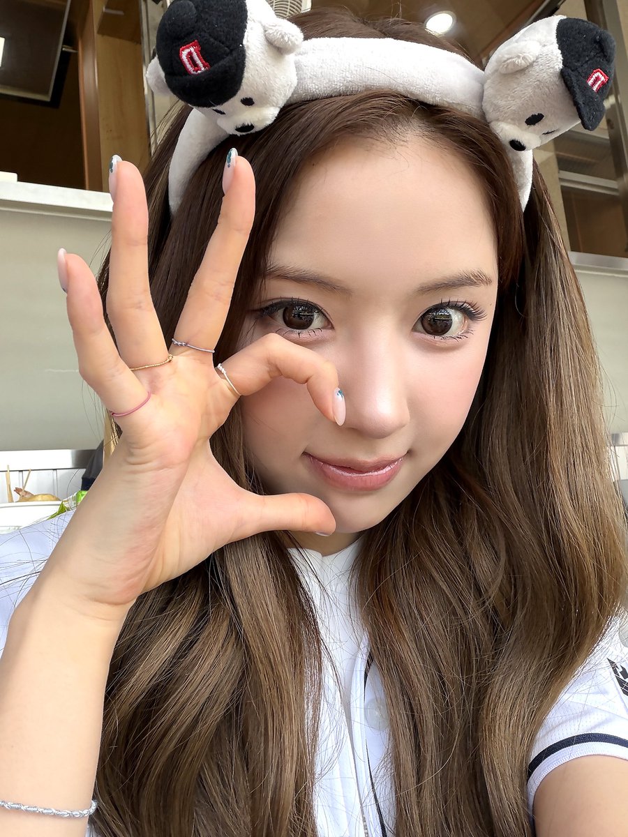ccnmade's tweet photo. #NMIXX #지우 님께서 
#최창남메이드 제품을 착용해주셨습니다    

착용 제품:  
오직반지 Only one ring
국화반지 Gookhwa ring 
New Dragon core ver.  
https://t.co/DBWZOAAo3M 

#CCNMADE #악세사리 #반지 #엔믹스 #ccnmade #ring #handmade #Accessories https://t.co/ZOPZCiLlFE