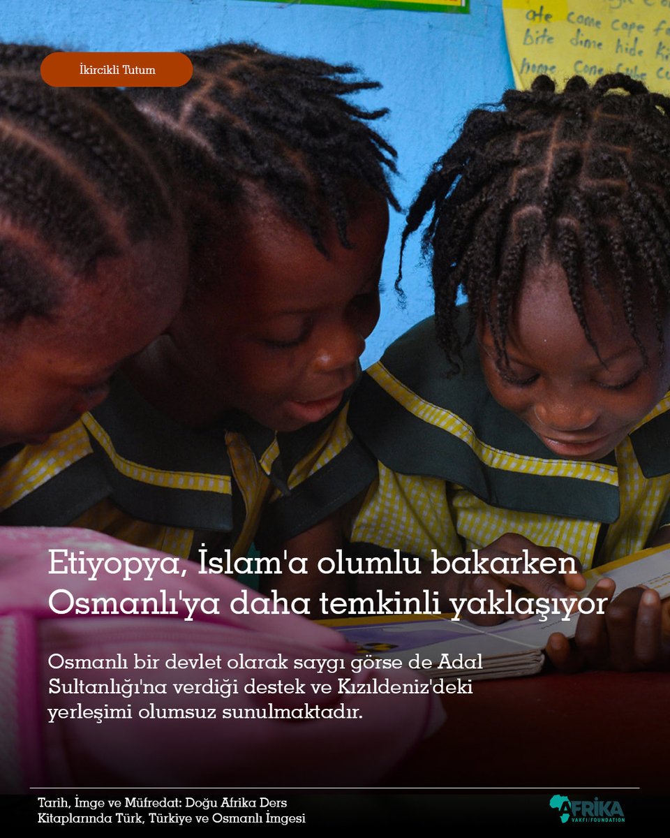 afrikavakfi's tweet photo. 📚 Doğu Afrika ders kitaplarında Osmanlı ve Türkiye nasıl anlatılıyor?

Afrika Vakfı’nın hazırladığı araştırmada; Sudan, Somali, Etiyopya, Kenya, Tanzanya ve farklı ülkelerdeki ders kitapları incelendi.

🔹 Osmanlı’nın yükseliş dönemi bazı ülkelerde olumlu ele alınıyor
🔹 Etiyopya’da daha temkinli bir yaklaşım öne çıkıyor
🔹 Türkiye imajı tarihsel ve siyasi bağlamlarla işleniyor

📖 Kitabı incelemek ve satın almak için:

https://t.co/6jVcX5m9Cs

#AfrikaVakfı #DoğuAfrika #Osmanlı #Türkiye