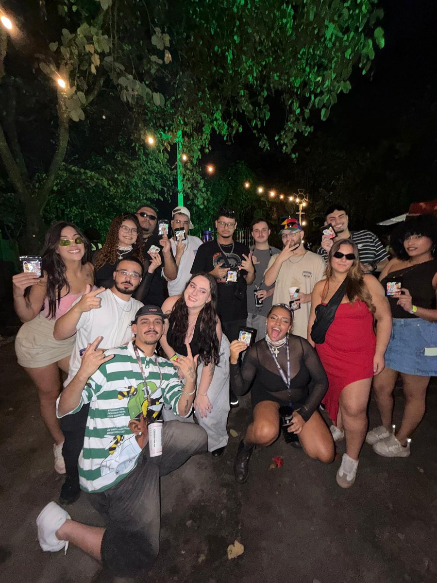 triz ‼️ | ROOF! produtora tweet media