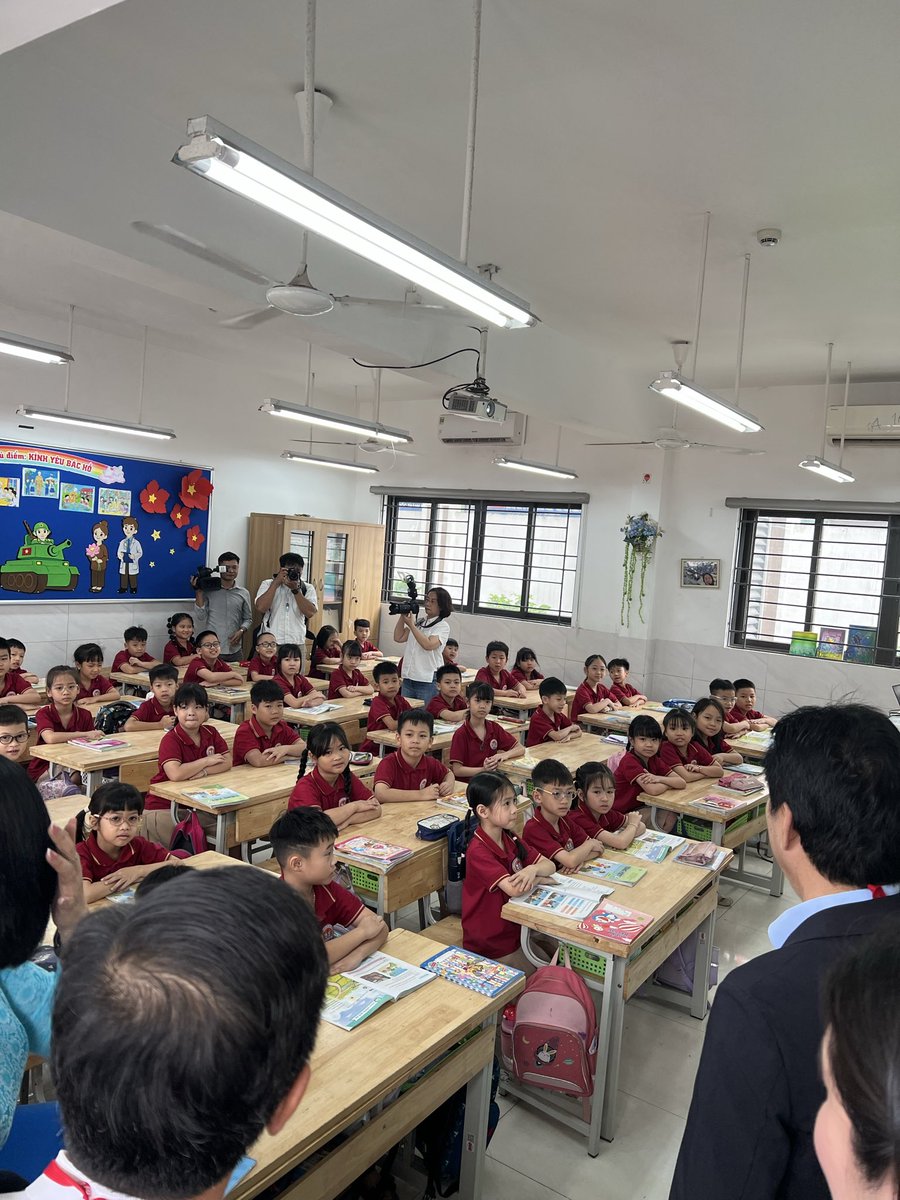 Rusmini23's tweet photo. Berpeluang melawat sebuah sekolah kerajaan di Hanoi, Vietnam pada 13 Mei 2026. Mai Dich Primary School merupakan sekolah kerajaan yang telah diperluaskan pada tahun 2024. Semua sesi persekolahan di Vietnam bermula pada pukul 8 pagi dan berakhir pada pukul 4 petang. https://t.co/r4wXHnKhLQ