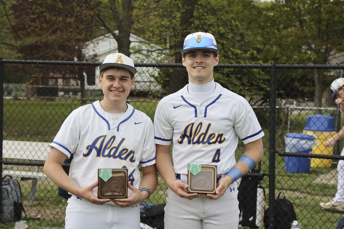 AldenBaseball19's tweet photo. Congratulations to these outstanding Seniors as they celebrate their hard work and dedication on Senior Night! https://t.co/ozHDCs2mFr
