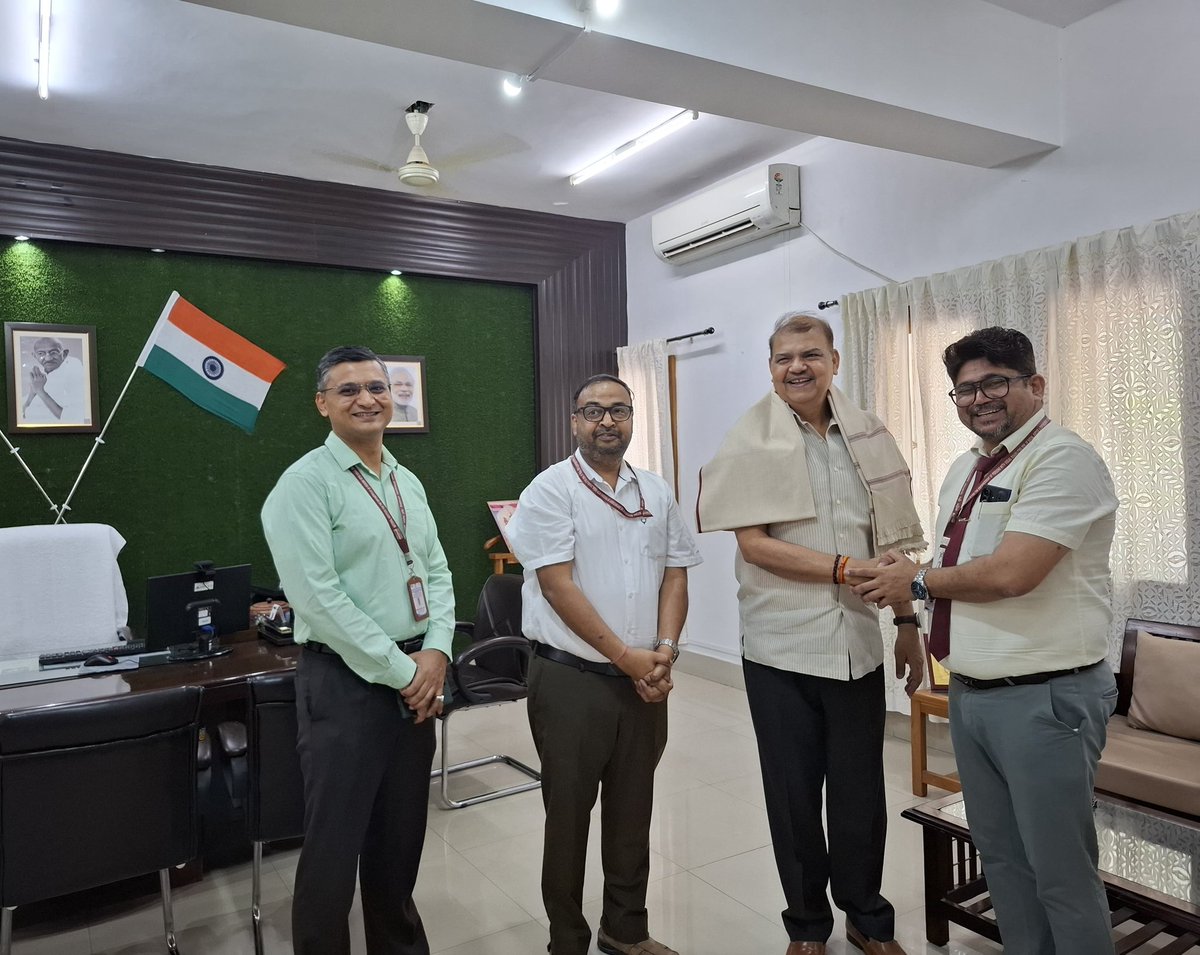 DehradunNiepvd's tweet photo. We were honored to host Shri Anil Kumar Pandey, Honorable Deputy Secretary, #DEPwD,at #NIEPVD today. 
His visit provided valuable insights and guidance for our ongoing initiatives in education and rehabilitation for persons with visual impairment.
@socialpwds @MSJEGOI https://t.co/PxS6n1UcjJ